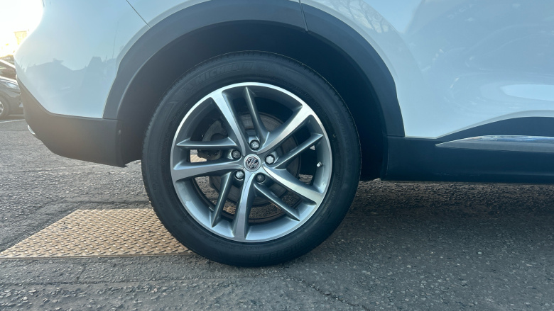 MG Hs 1.5 T-GDI Exclusive 5dr Petrol Hatchback